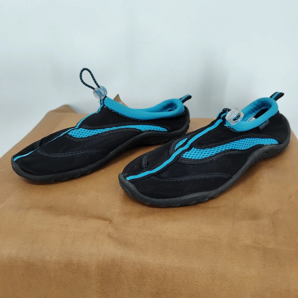 Athletech Kids Black and Blue Water Shoes Size 5/6